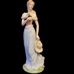 Moments & Memories A Spring Stroll Woman with Hat‎ & Flowers Figurine Avon 2002